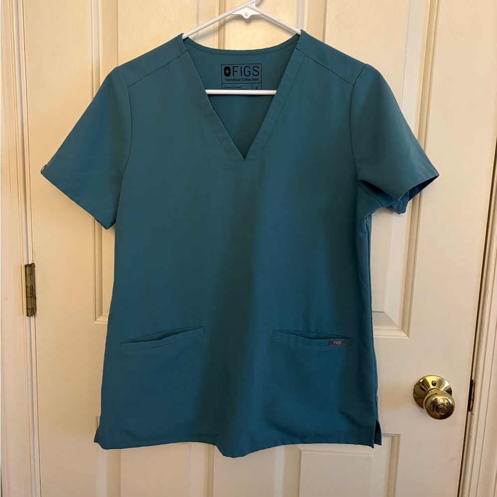 Figs Scrub Top